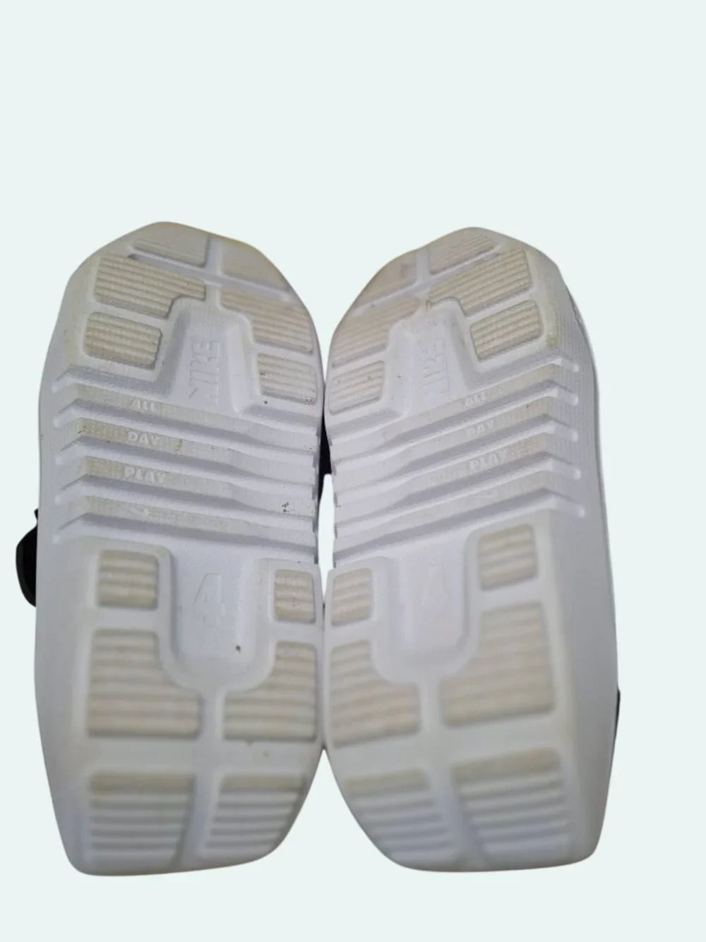 Nike Black Adjustable Strap Sandals Size 4Y Lightweight Durable *SH3
